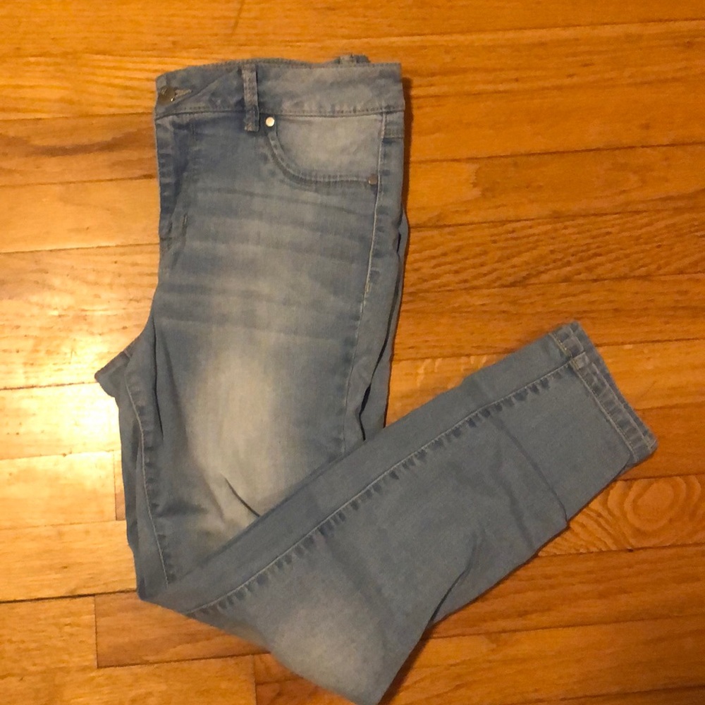 Light Skinny Jeans